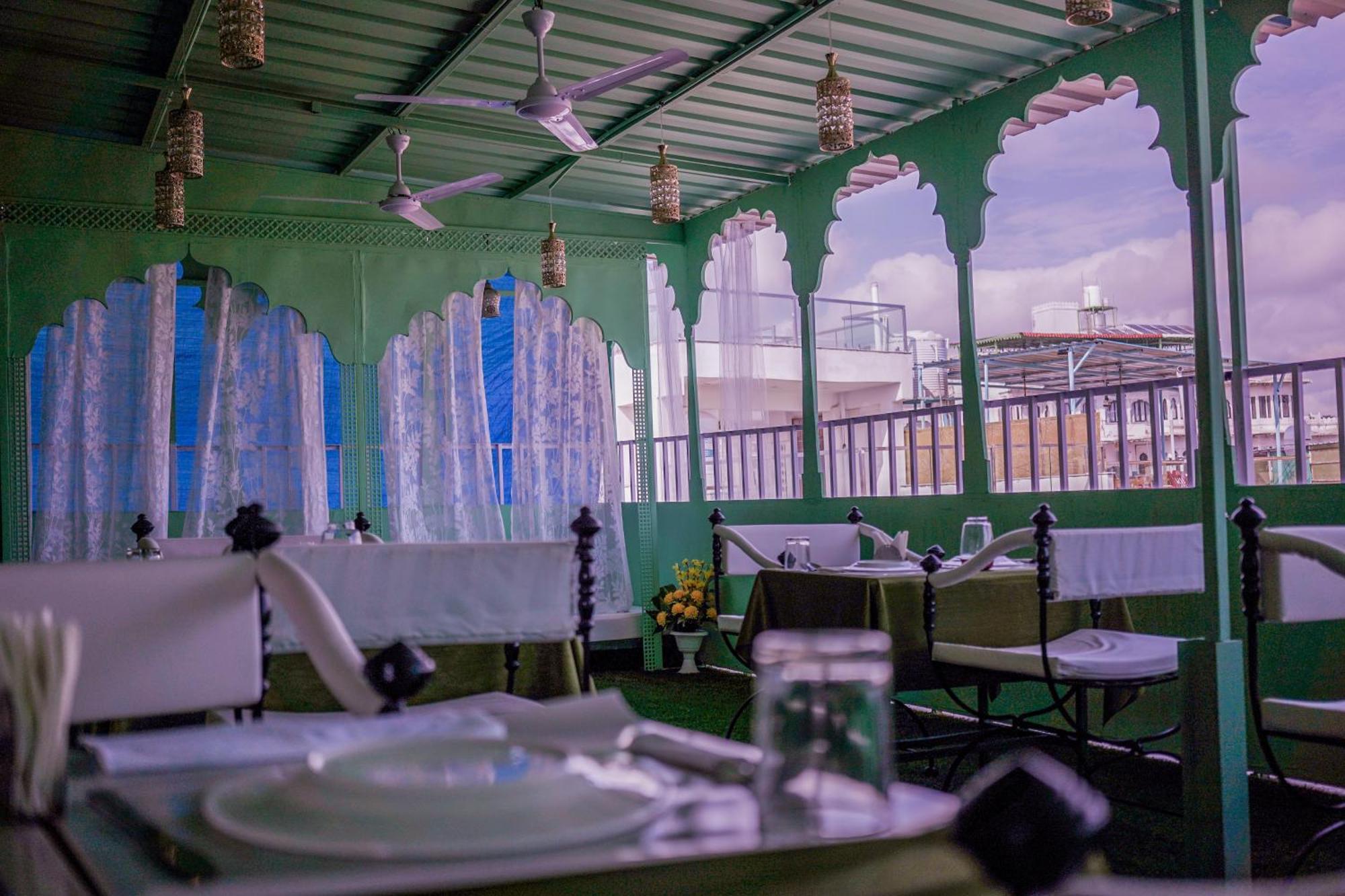 Island Tower Guest House Udaipur Buitenkant foto