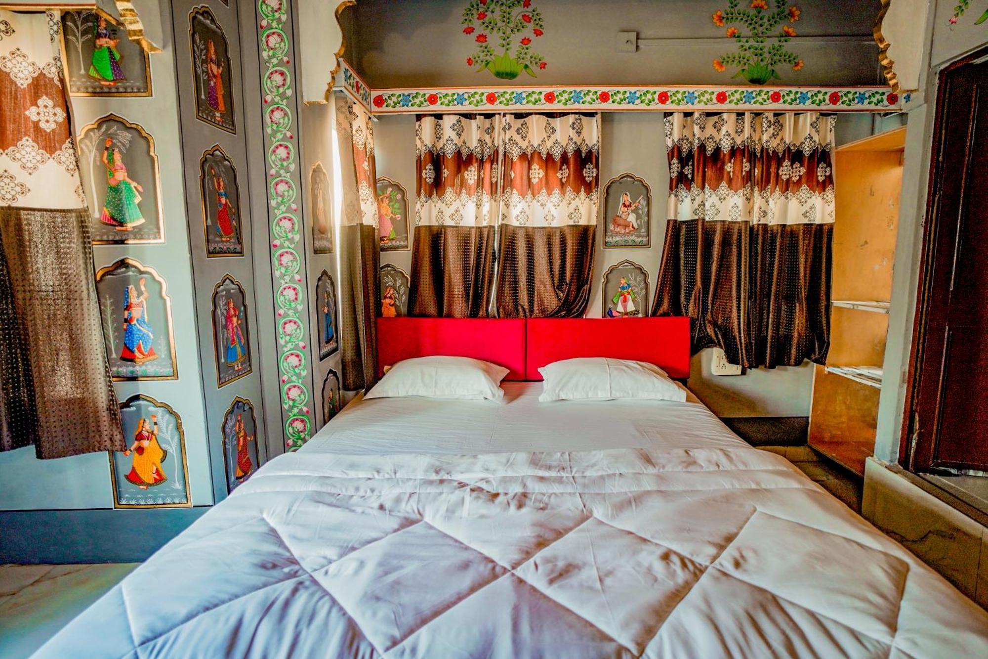 Island Tower Guest House Udaipur Buitenkant foto